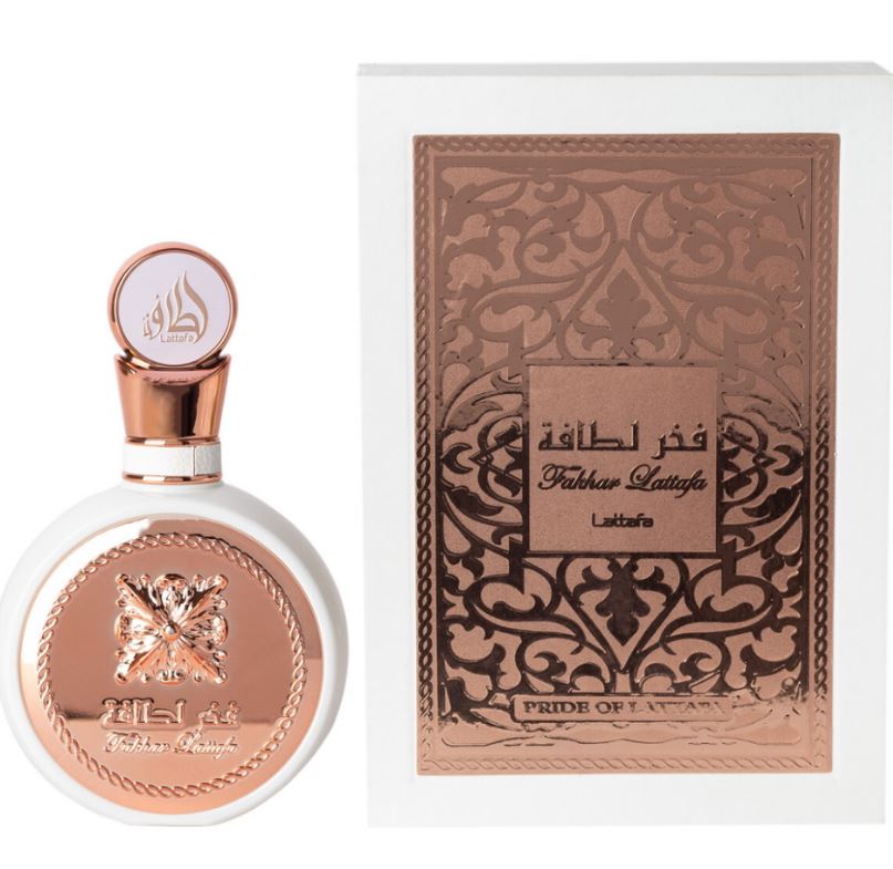 Women can enjoy the woody floral musk scent of Fakhar Lattafa by Lattafa Perfumes. In 2015, Fakhar Lattafa was introduced. Peach, Pear, Apple, Orange, and Black Currant are the top notes. Orange Blossom, Jasmine Sambac, and Rose are the middle notes. Sandalwood, Vanilla, Patchouli, and Musk are the base notes.